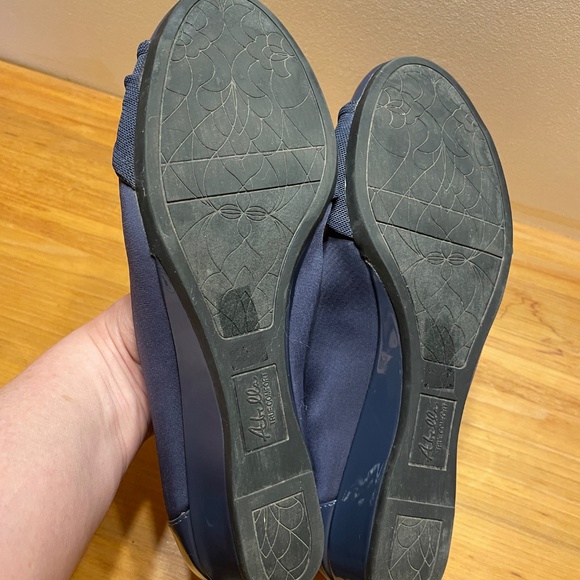 Navy Abella True Comfort Flats - Size 8 - Picture 8 of 9